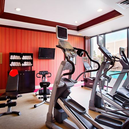 Holiday Inn Express Dallas Market Center By Ihg Экстерьер фото