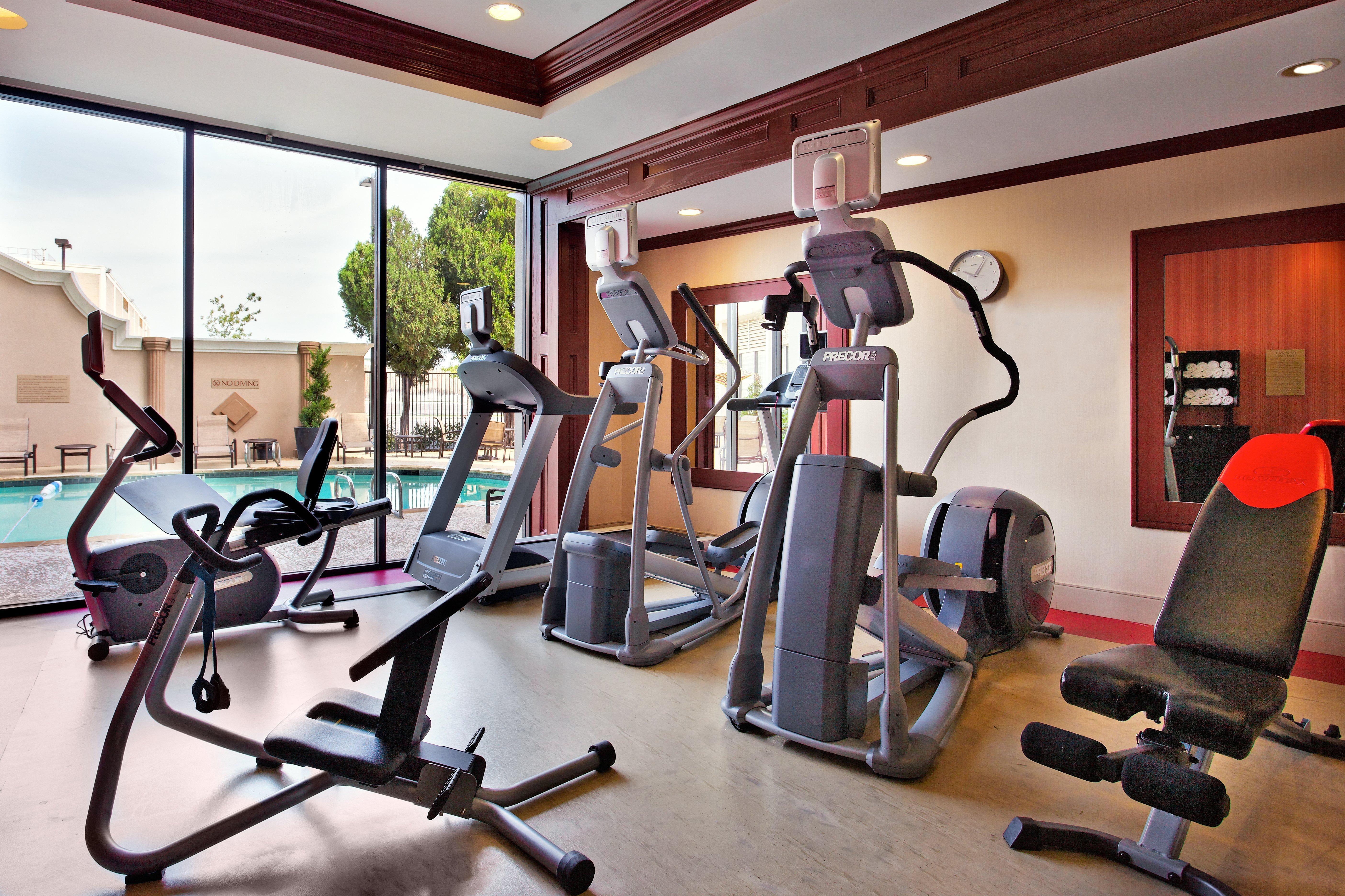 Holiday Inn Express Dallas Market Center By Ihg Экстерьер фото