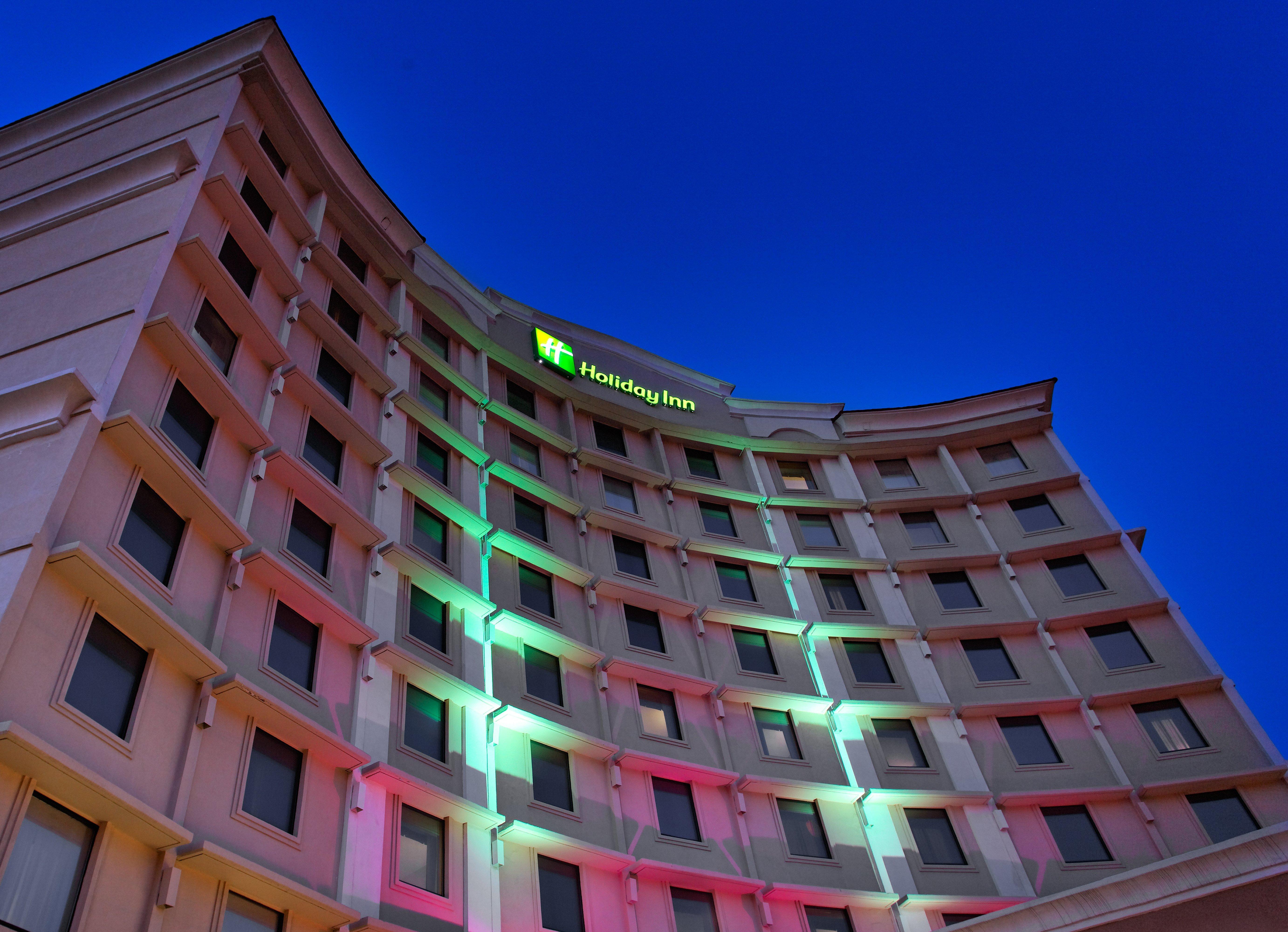 Holiday Inn Express Dallas Market Center By Ihg Экстерьер фото