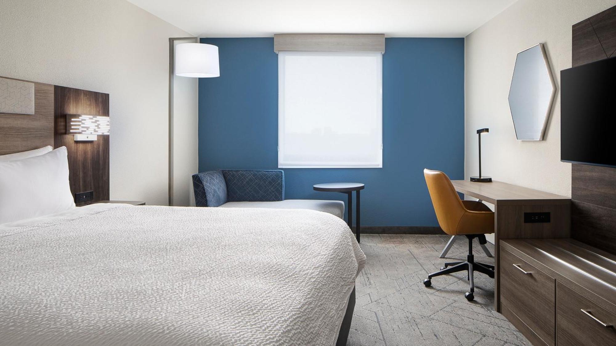 Holiday Inn Express Dallas Market Center By Ihg Экстерьер фото
